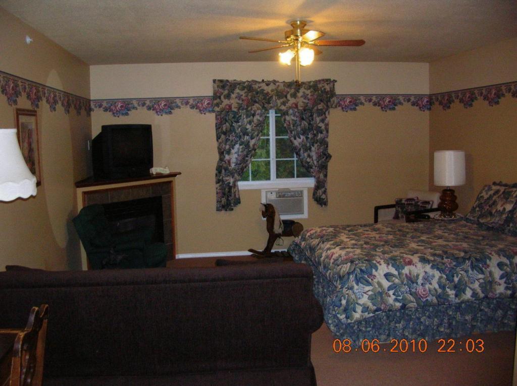 Mccracken Country Inn Hinton Quarto foto